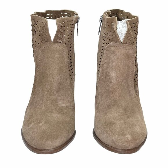 NWOB Vince Camuto Fenyia Perforated Leather Womens Bootie Size 8.5M - Picture 4 of 10
